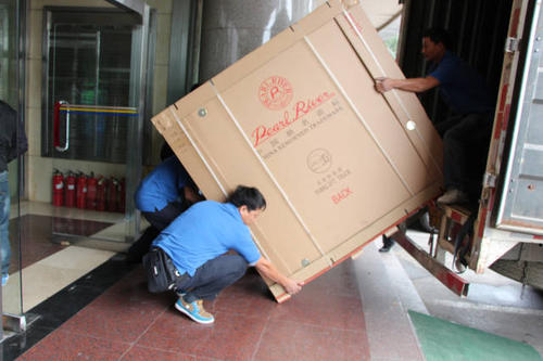博厚镇钢琴贵重工艺品无忧运